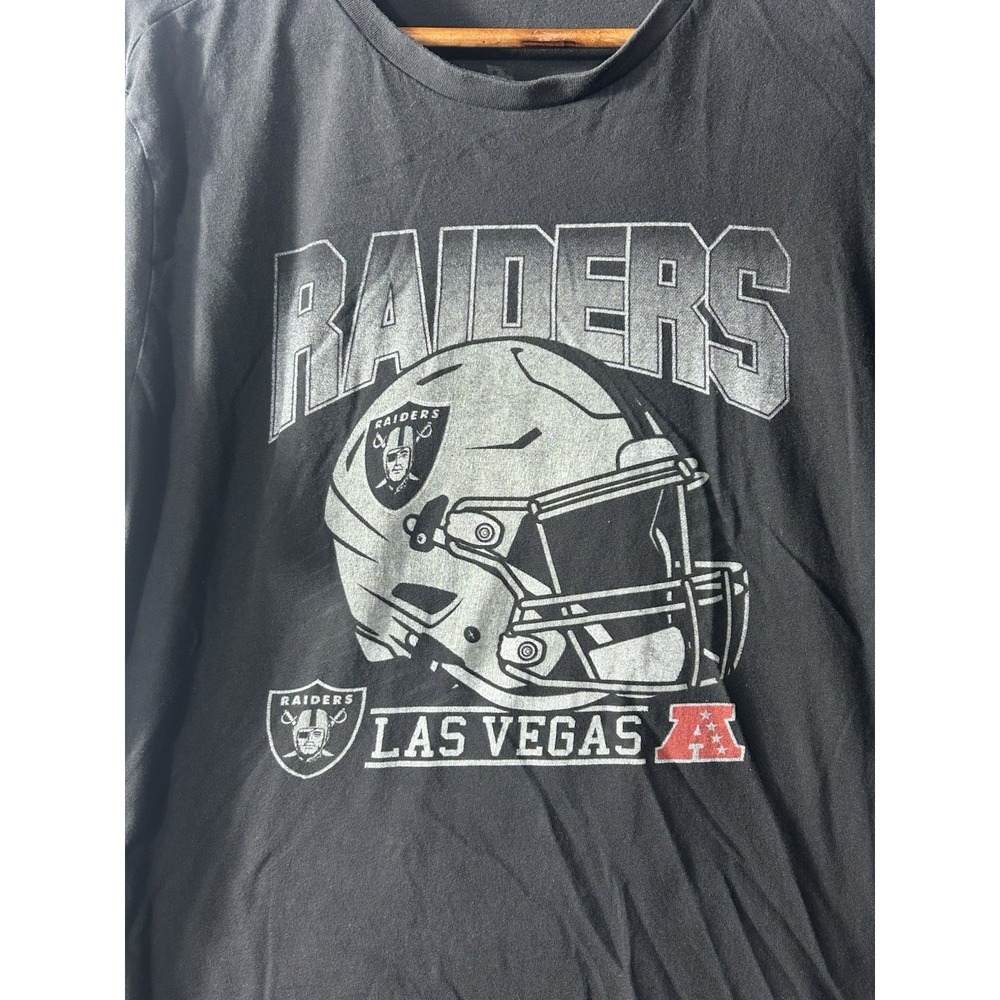 Las Vegas Raiders NFL Black Helmet Graphic T-Shirt Mens L Large AFC Football Tee - Picture 2 of 4